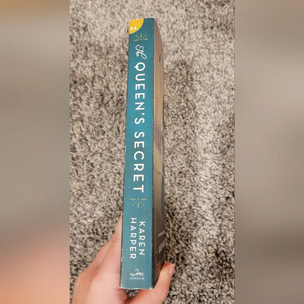The Queen's Secret by Karen Harper Paperback - Picture 3 of 4